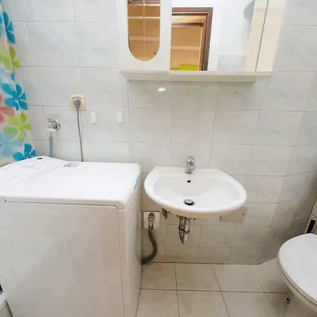 Sunessence Central Apartment
